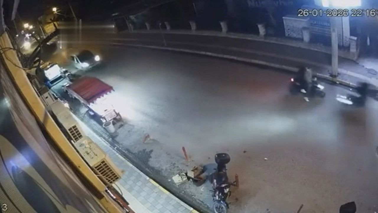 Mardin'de iki motosiklet çarpıştı: 3 kişi ağır yaralandı