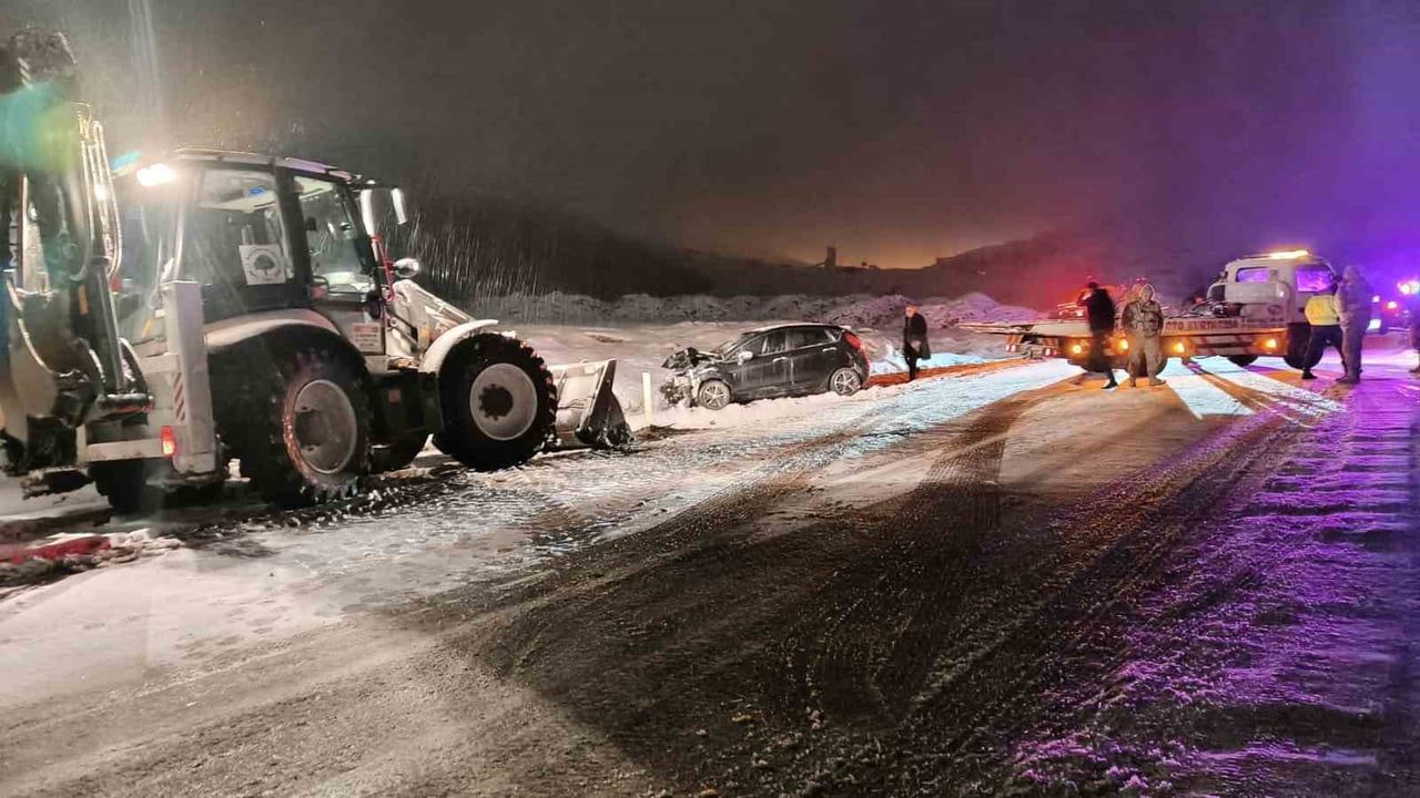 Mardin'de kar kazaya yol açtı: 7 yaralı