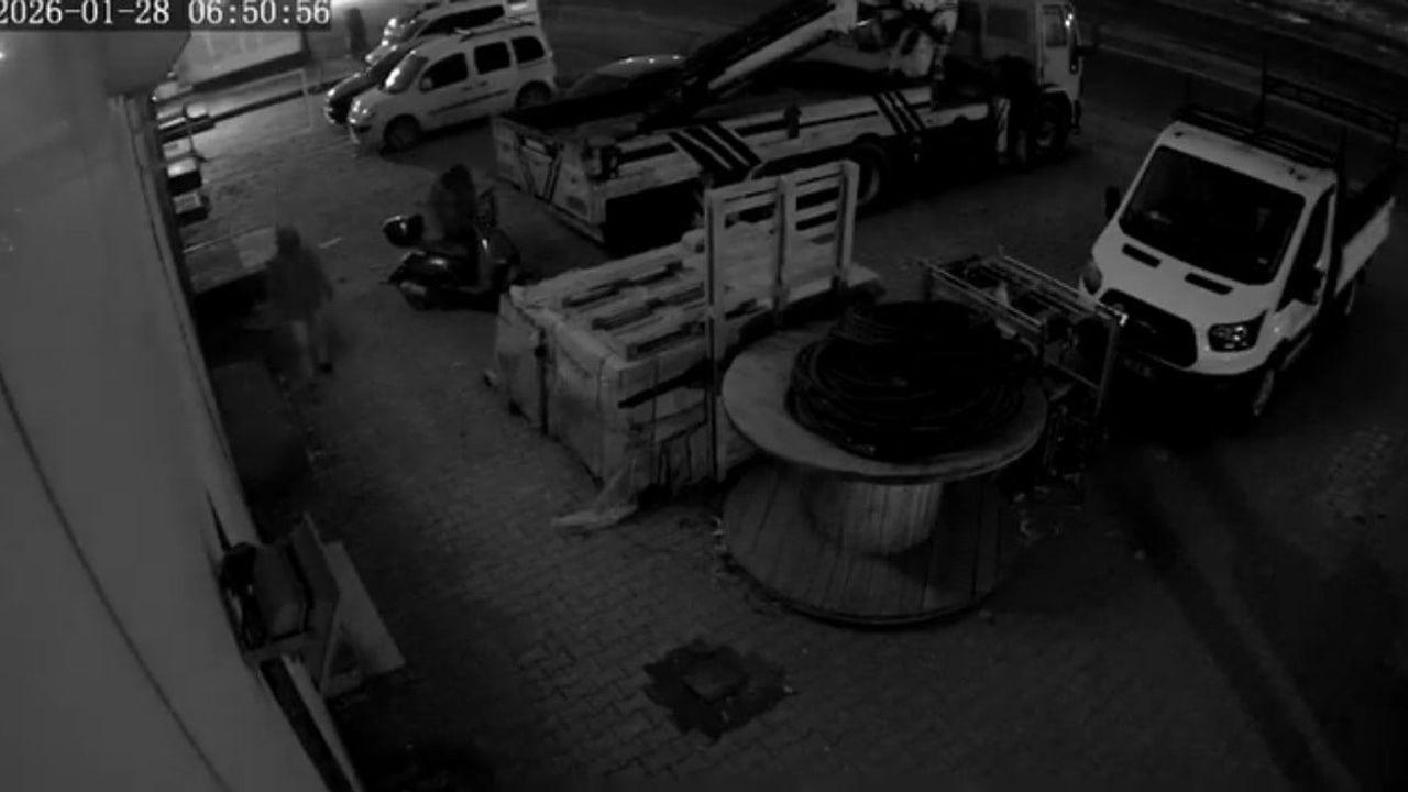 Mardin Kızıltepe'de motosiklet hırsızlığı kamerada