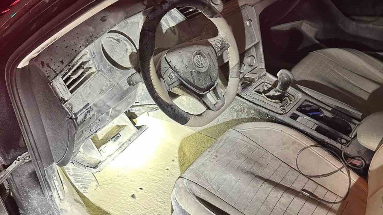 Mardin Kızıltepe'de Seyir Halindeki Otomobil Alev Aldı