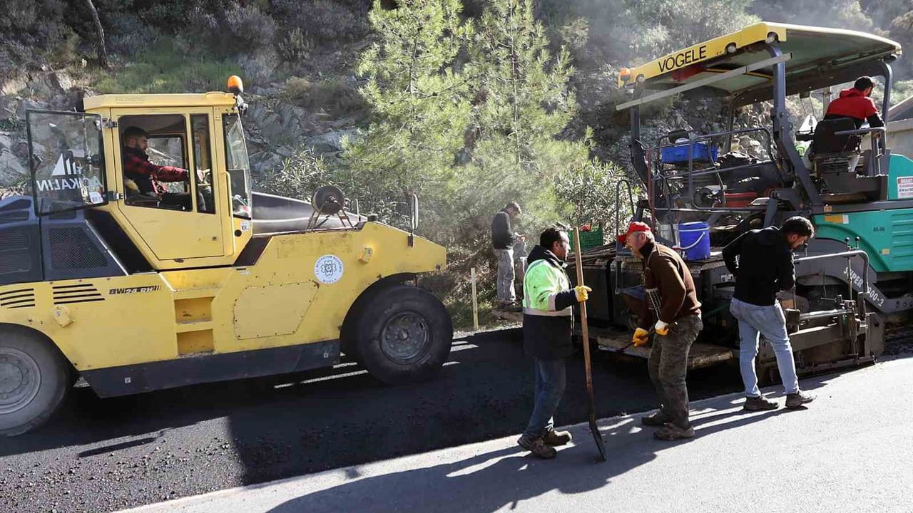 Marmaris Adaköy Yolu sıcak asfalt ve kaldırım çalışmaları tamamlandı