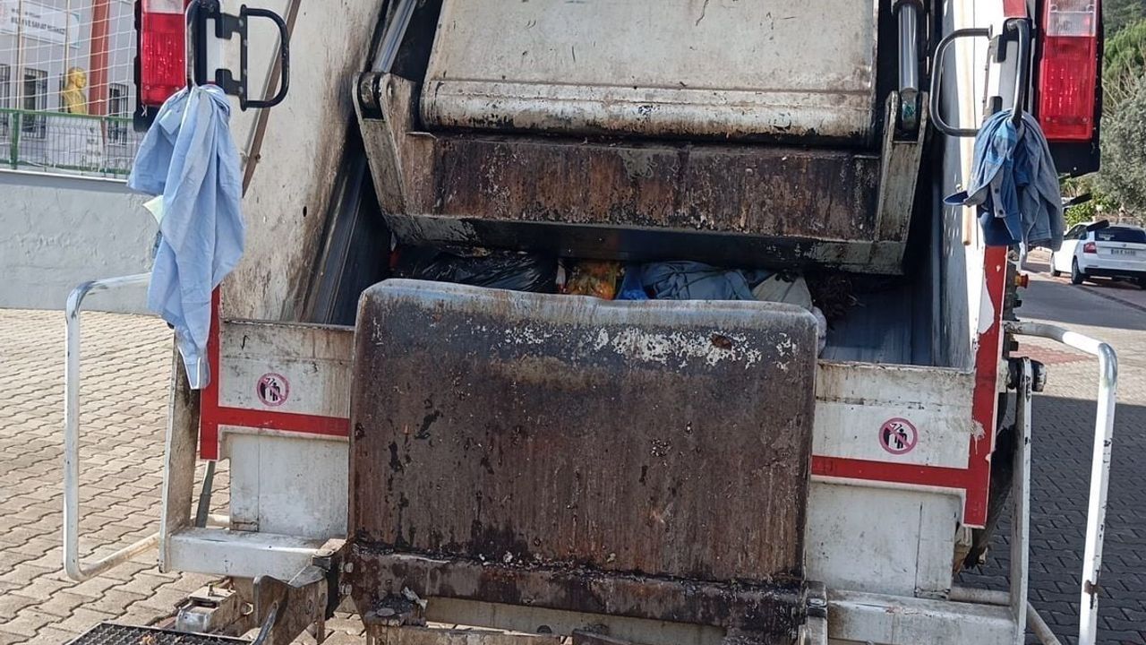 Marmaris'te çöp kamyonu çarpması: kadın yaşamını yitirdi, sürücü tutuklandı