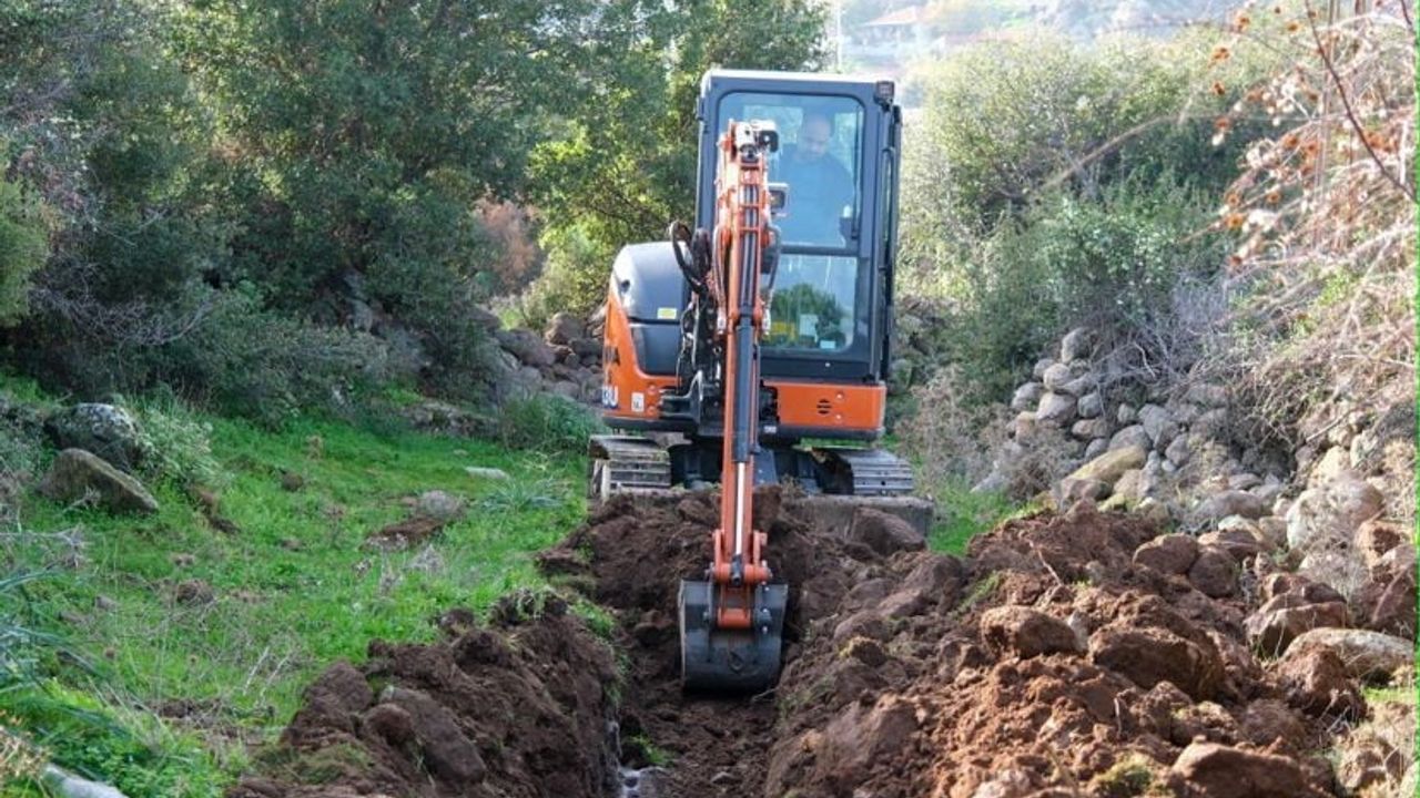 Menemen Belediyesi Ayvacık’ın yüz yıllık sulama sorununu sondajla çözüyor