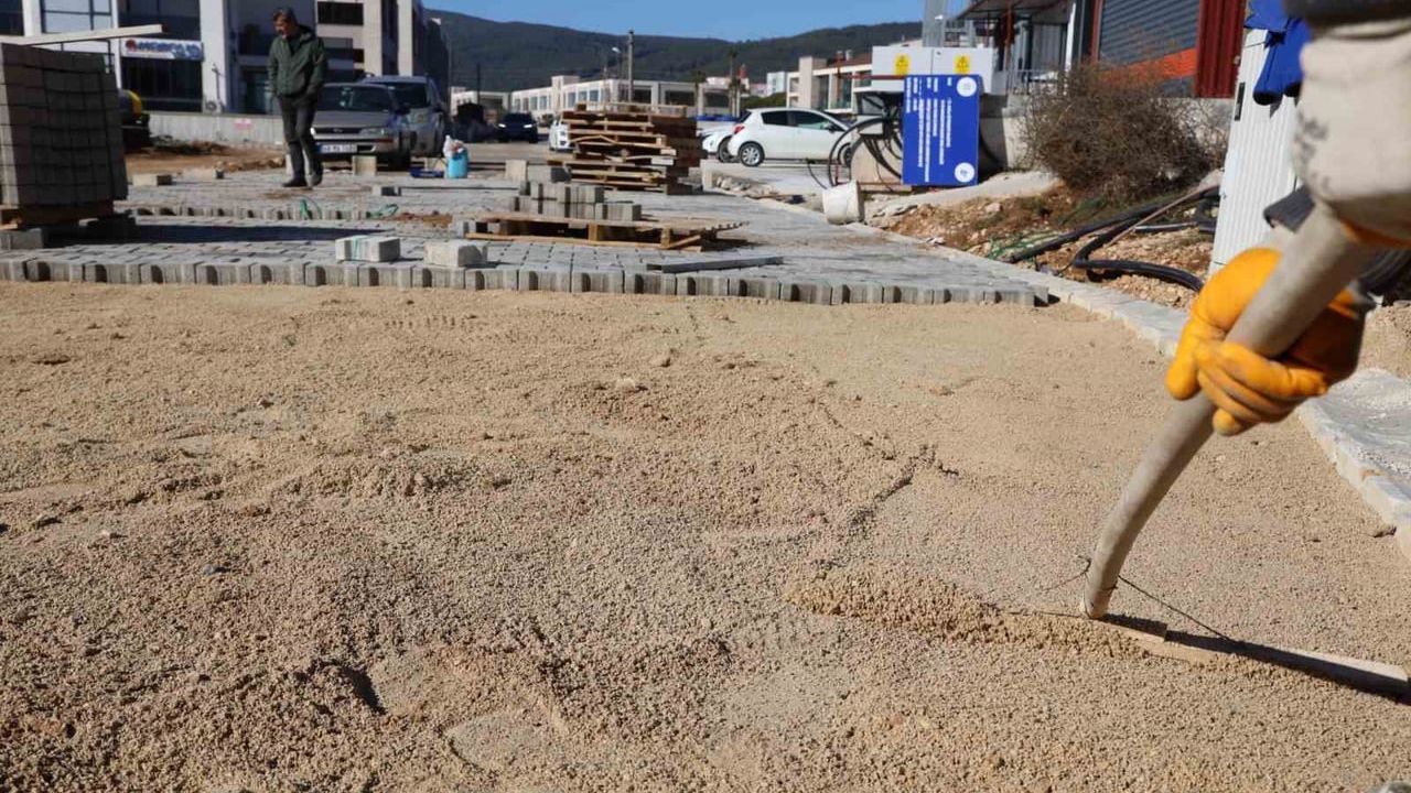 Menteşe Belediyesi, Kolejler Bölgesinde Asfalt ve Parke Çalışmalarını Hızlandırdı