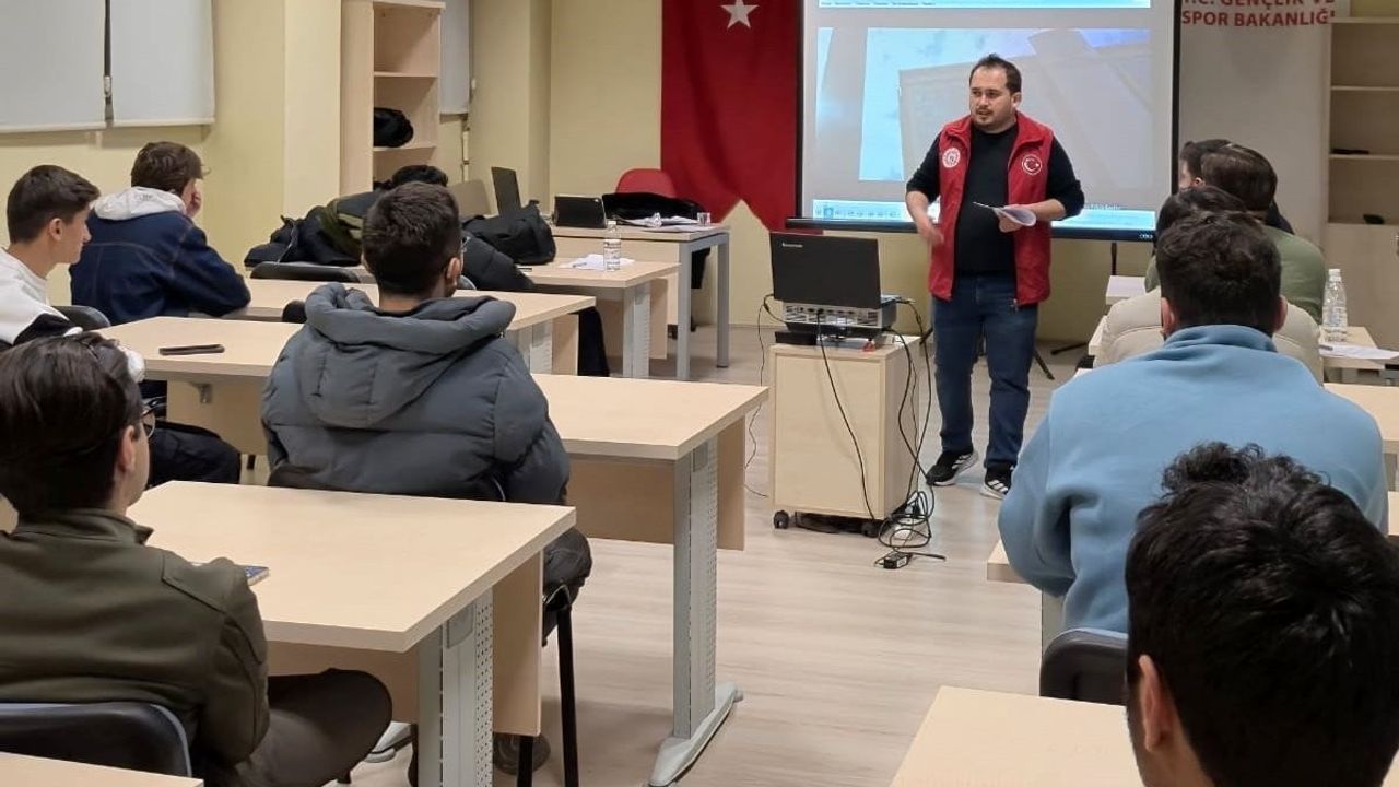 Menteşe'de gençlere Gençlik ve Spor Bakanlığı projeleri tanıtıldı