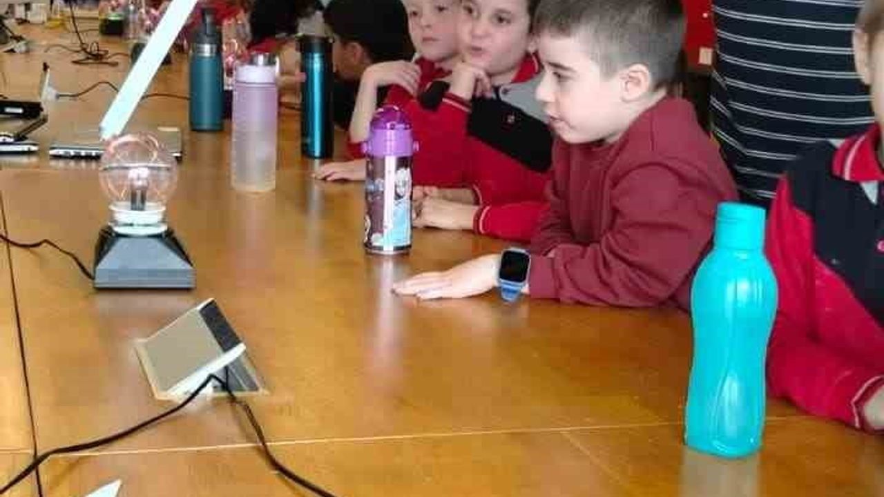 Menteşe’de öğrenciler Dönem Sonu Faaliyetleri Haftası’nda Uluslararası Gençlik Merkezi’nde buluştu