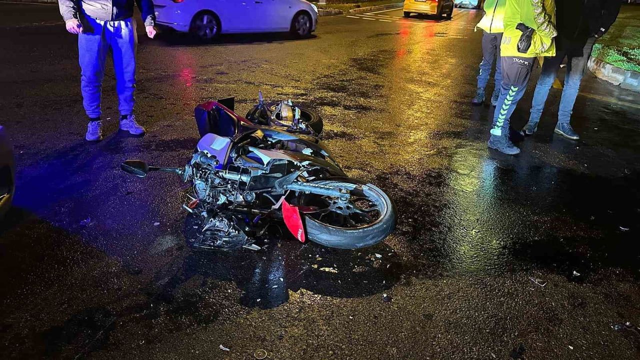 Menteşe'de otomobil ile motosiklet çarpıştı: Sürücü ağır yaralı