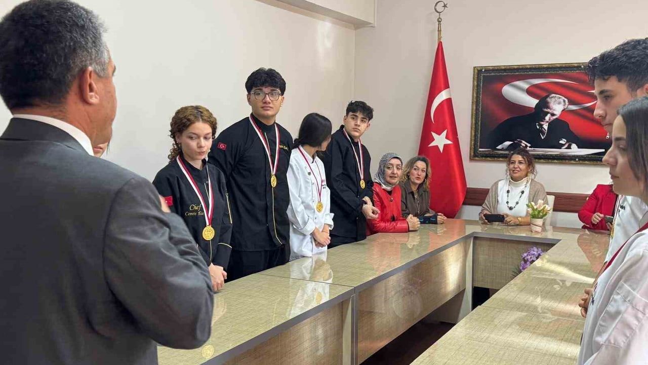 Menteşe'li genç şefler İstanbul'dan 11 madalya ile döndü