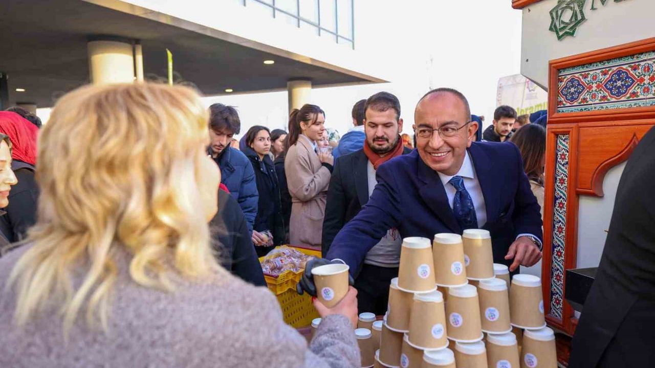 Meram Belediyesi final stresine sıcak çorba molası sundu