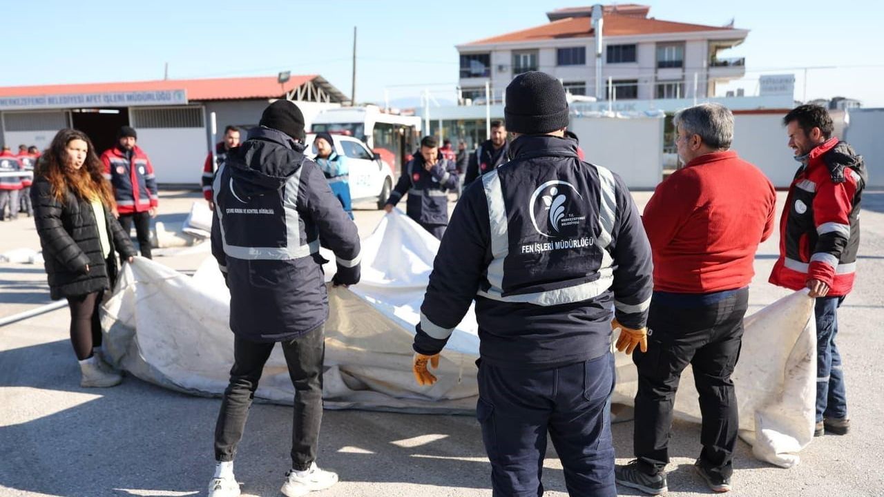 Merkezefendi ekiplerine afet farkındalığı ve çadır kurma eğitimi
