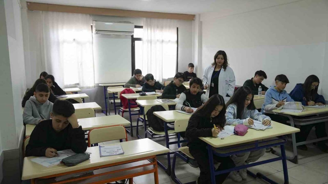 Mersin'de 21 kurs merkezinden 8 bin 600 öğrenciye ücretsiz sınav hazırlığı