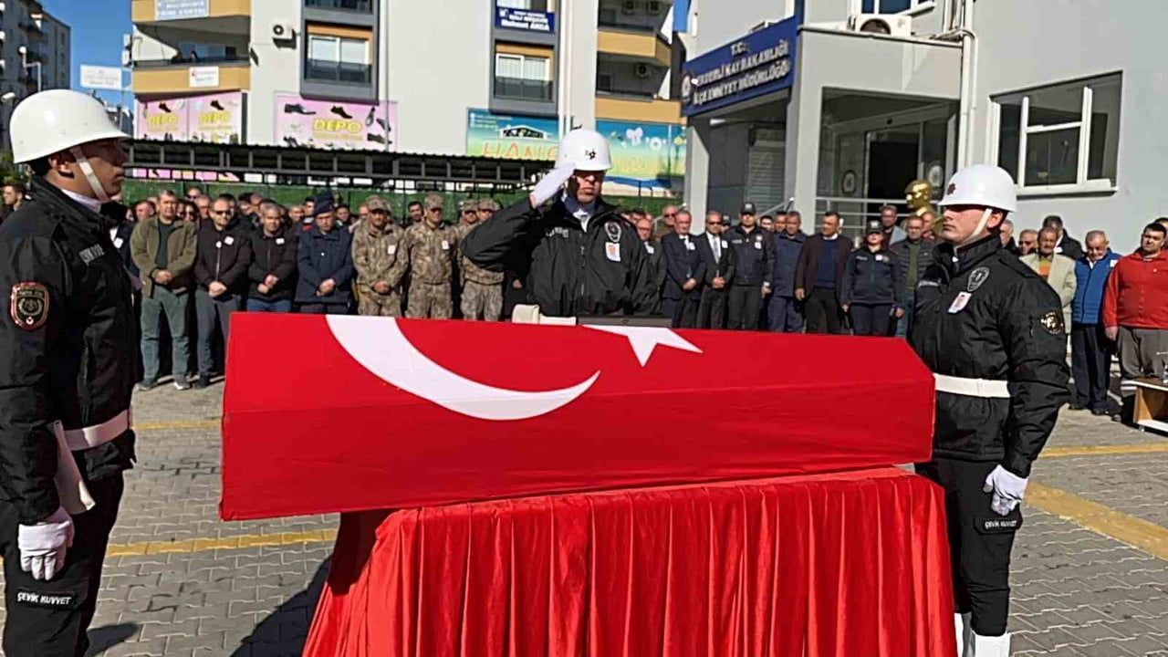 Mersin’de görevli polis memuru Bekir Şimşek uğurlandı
