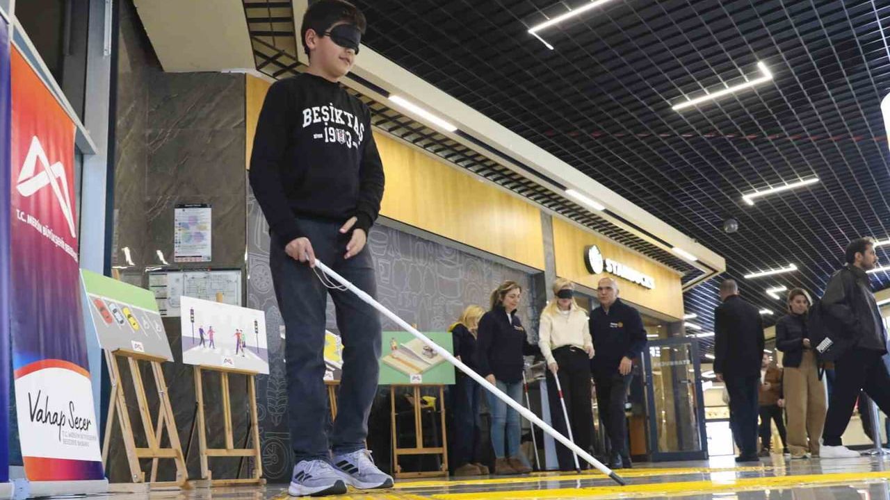 Mersin'de görme engelliler için empati parkuru kuruldu