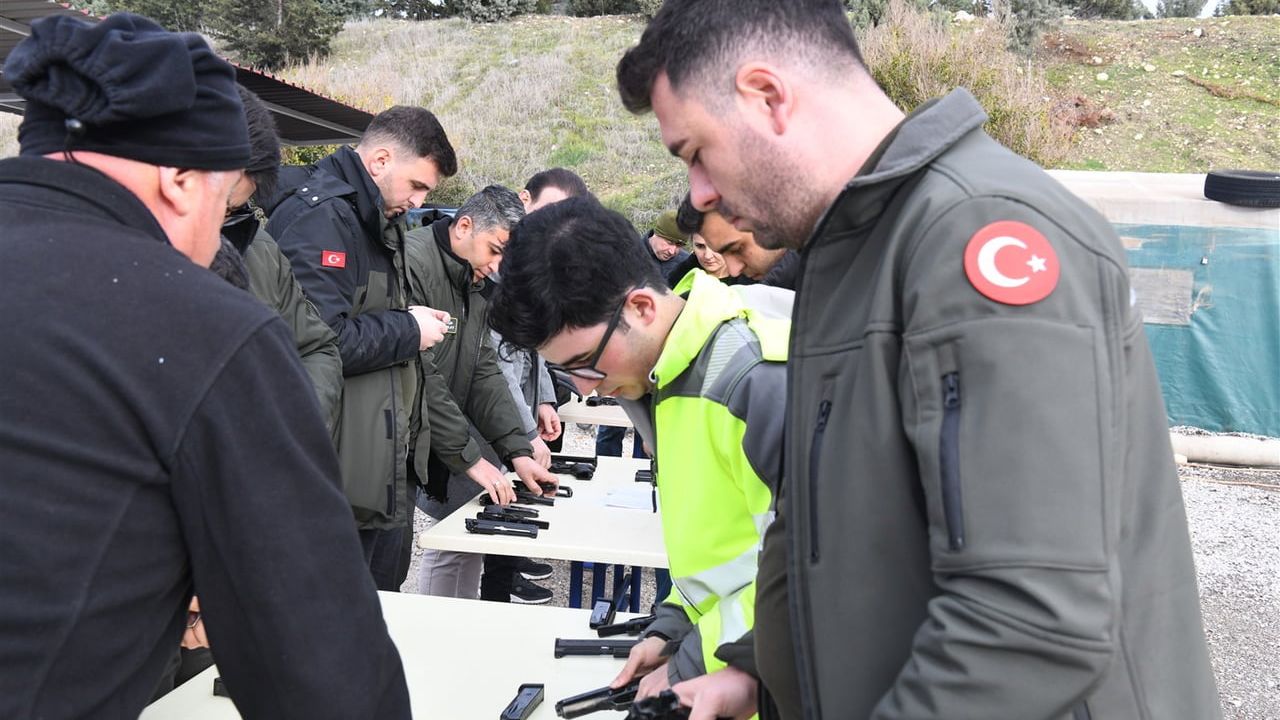 Mersin'de Orman Muhafaza Personeline Silah ve Atış Eğitimi