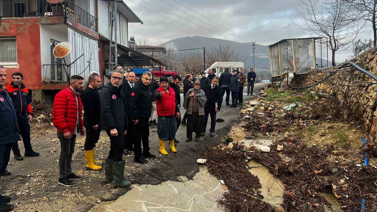 Mersin'de sel: 51 yapı zarar gördü, 12 kişi kurtarıldı