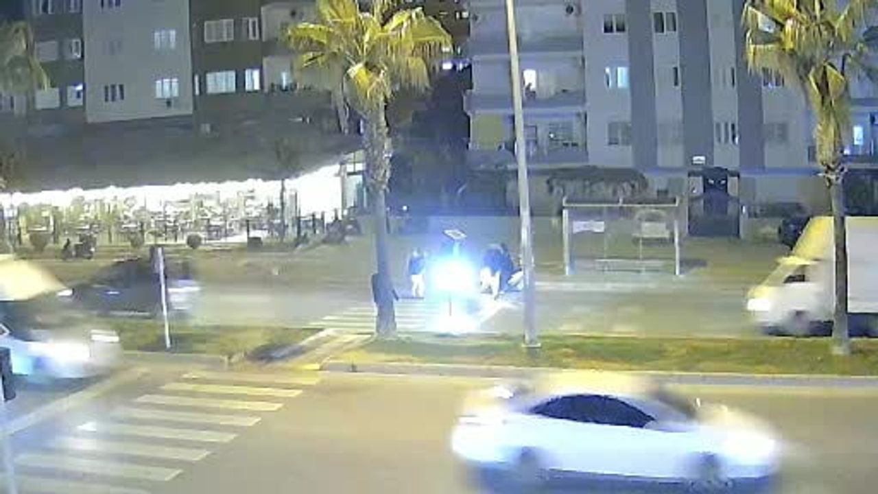 Mersin'de yaya için ani fren zincirleme kazaya yol açtı