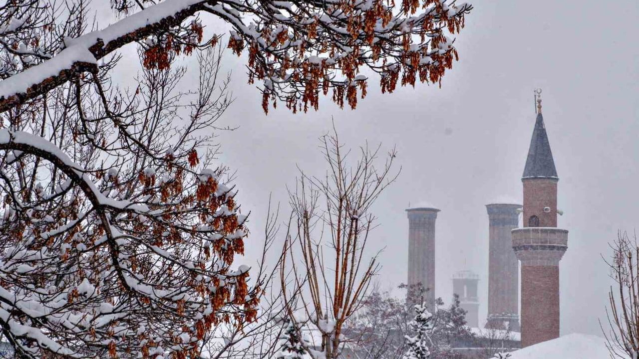 Meteorolojiden bölge için çığ, buzlanma ve don uyarısı