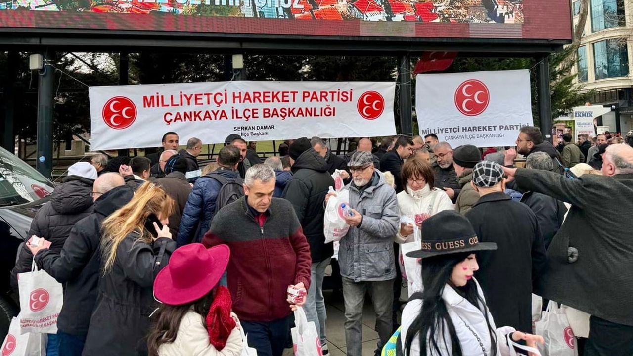 MHP Çankaya’dan Miraç Kandili'nde kandil simidi ikramı