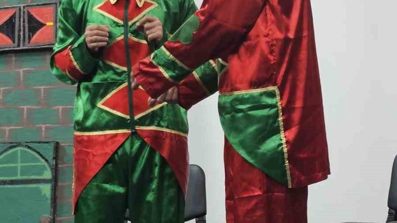 Milli Teknoloji Hamlesi Karagöz ve Hacivat ile Tortum'da Çocuklarla Buluştu