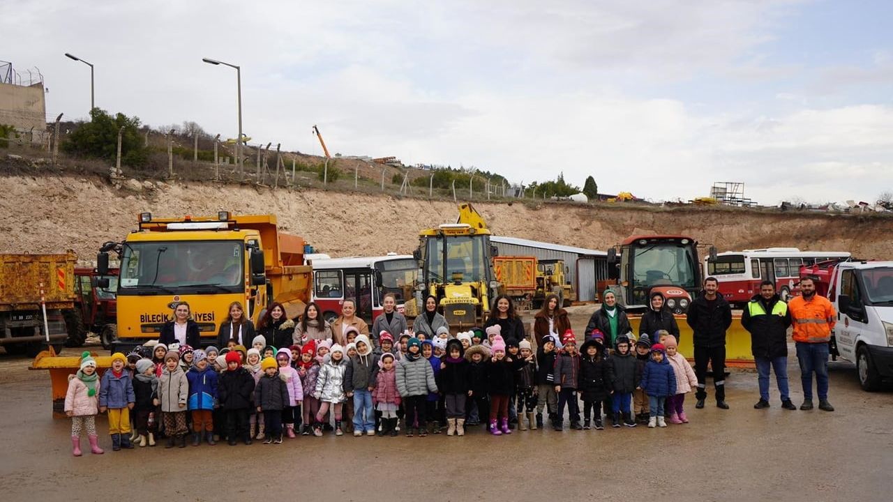Minik öğrenciler Bilecik Belediyesi Atölye Birimi’ni ziyaret etti