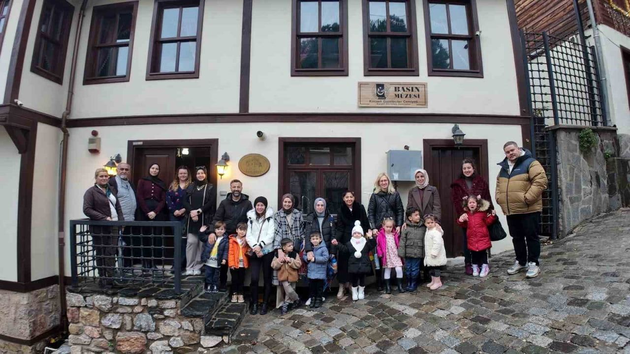 Minikler Kocaeli Basın Müzesi'nde gazeteciliğin tarihini öğrendi