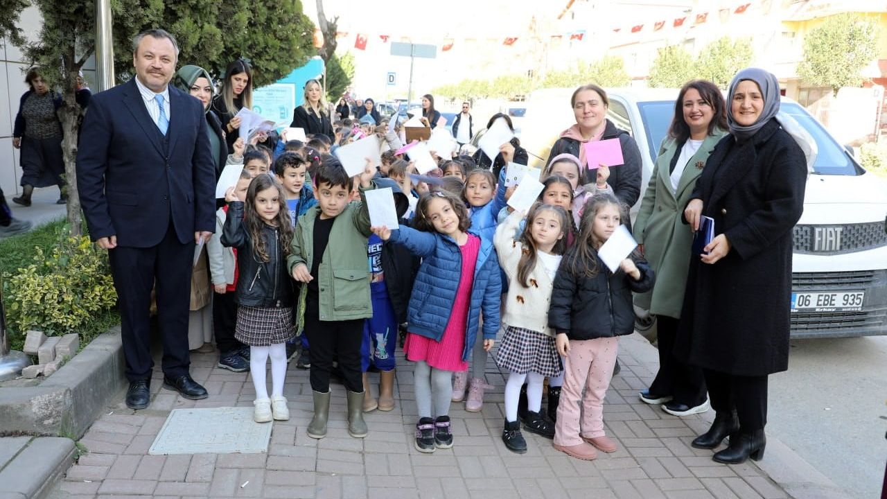 Miniklerden İlk Mektup Heyecanı: Karasu Anaokulu Öğrencileri PTT'ye Gitti