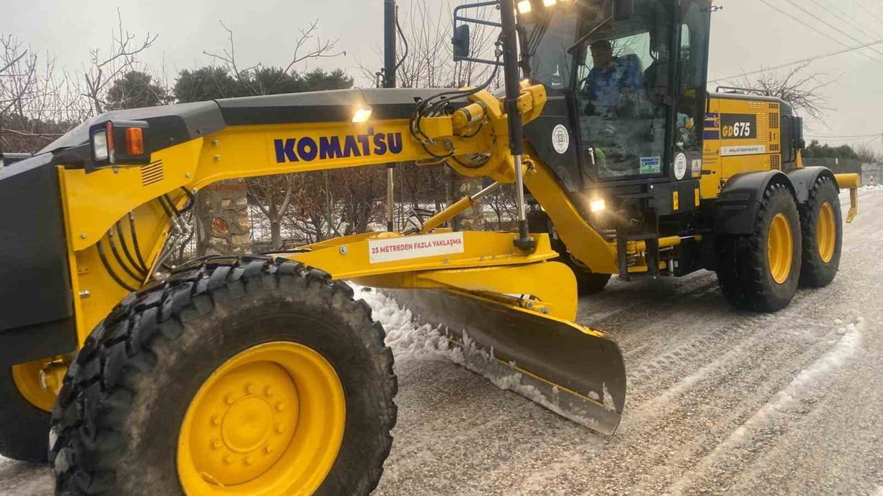 Muğla Büyükşehir ekiplerinin kar mesaisi başladı
