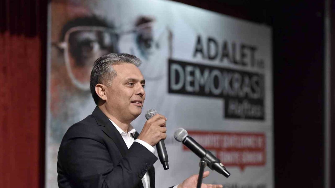 Muratpaşa'da Uğur Mumcu ve Muammer Aksoy anısına panel