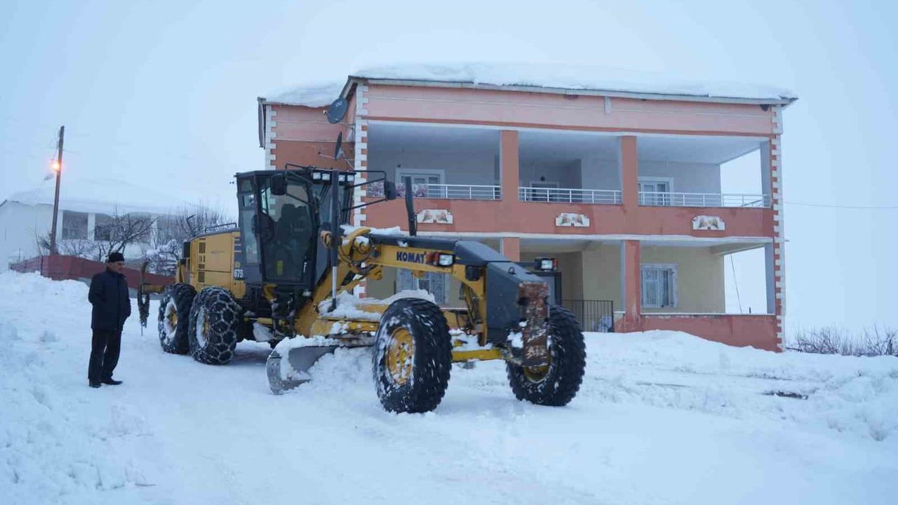 Muş’ta 51 köy yolu yoğun kar nedeniyle ulaşıma kapandı