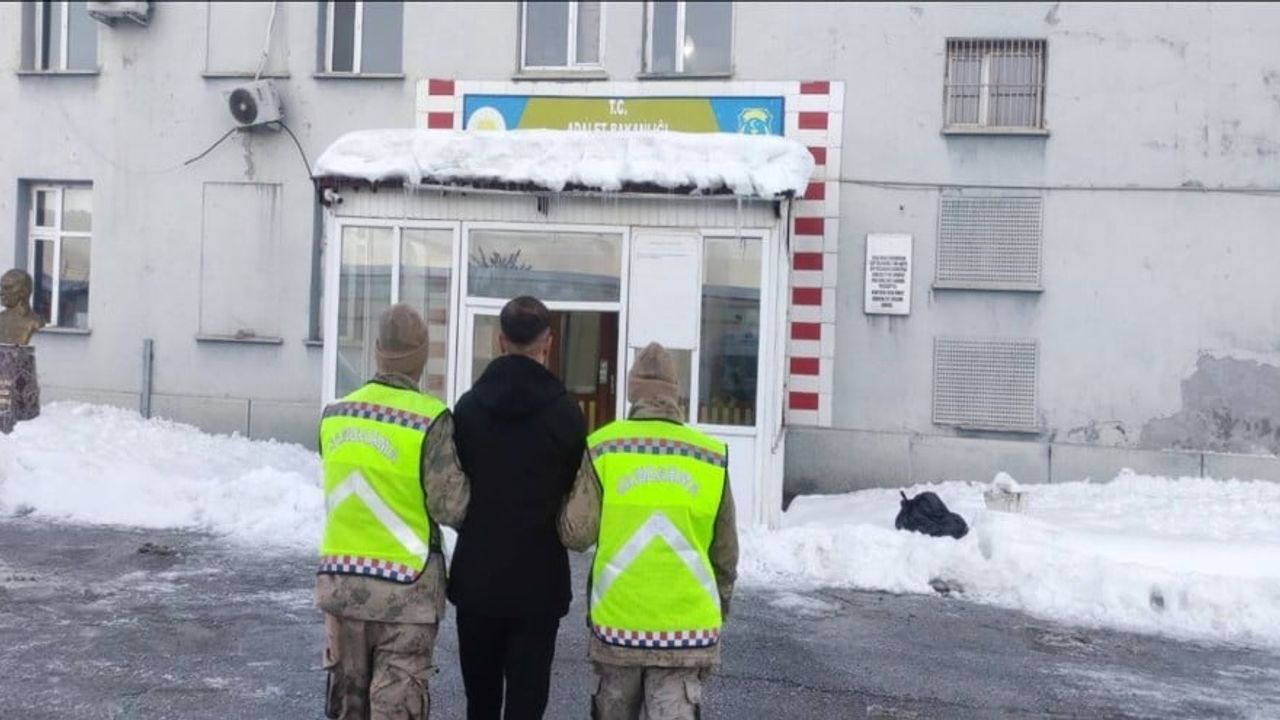 Muş'ta devriye sırasında aranan şahıs yakalandı