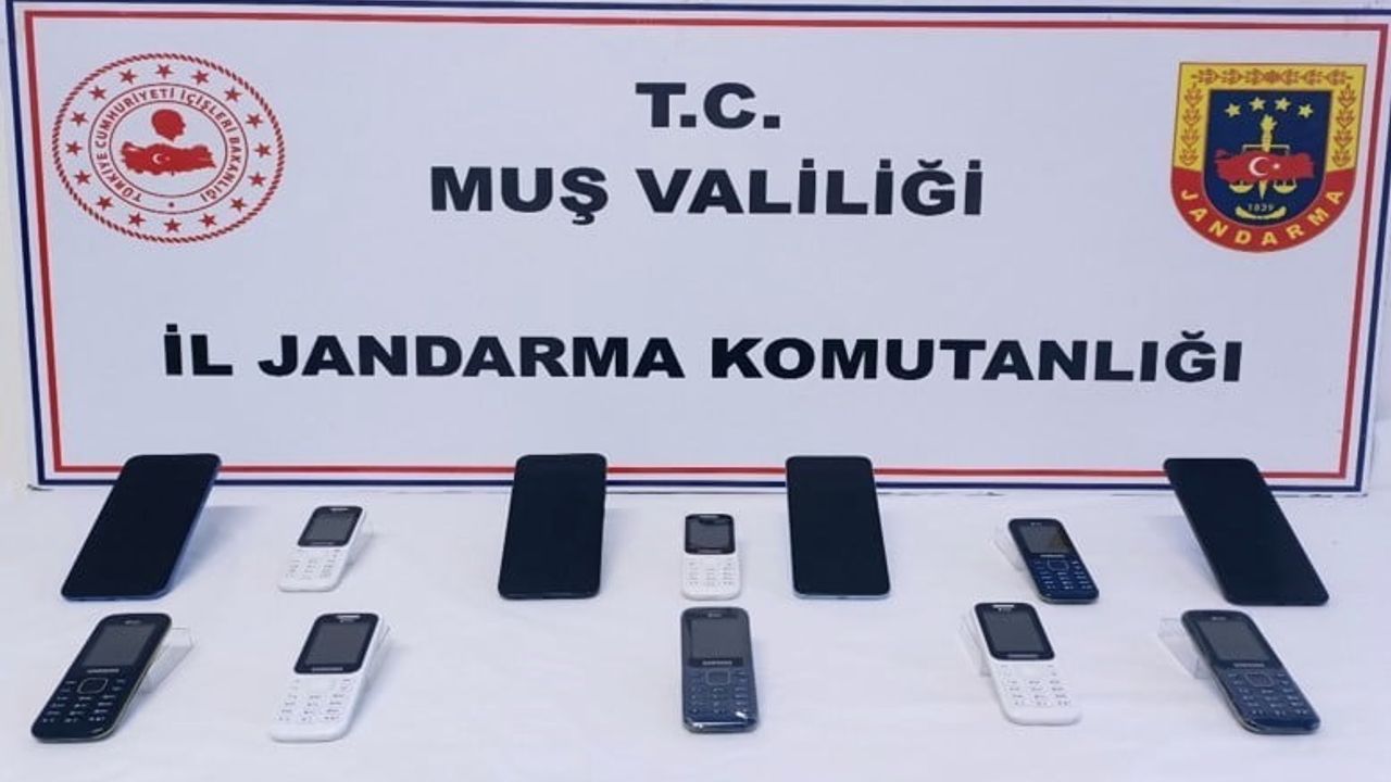 Muş’ta jandarma kaçak cep telefonu operasyonu