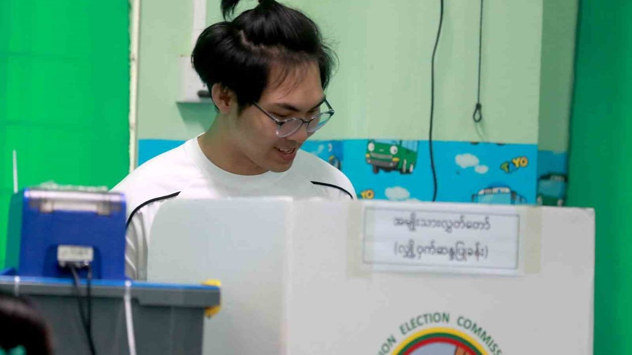 Myanmar’da parlamento seçiminin ikinci turu başladı