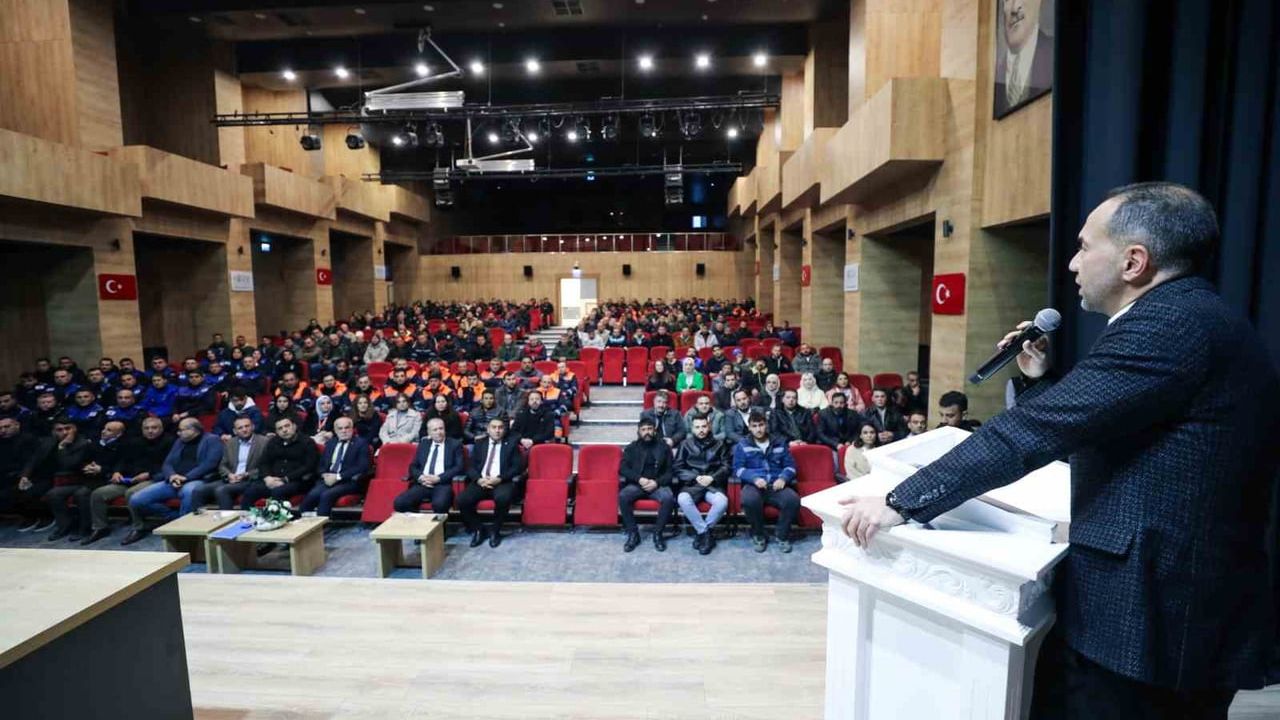 Niğde Belediyesi'nde 233 işçi daimi kadroya geçti