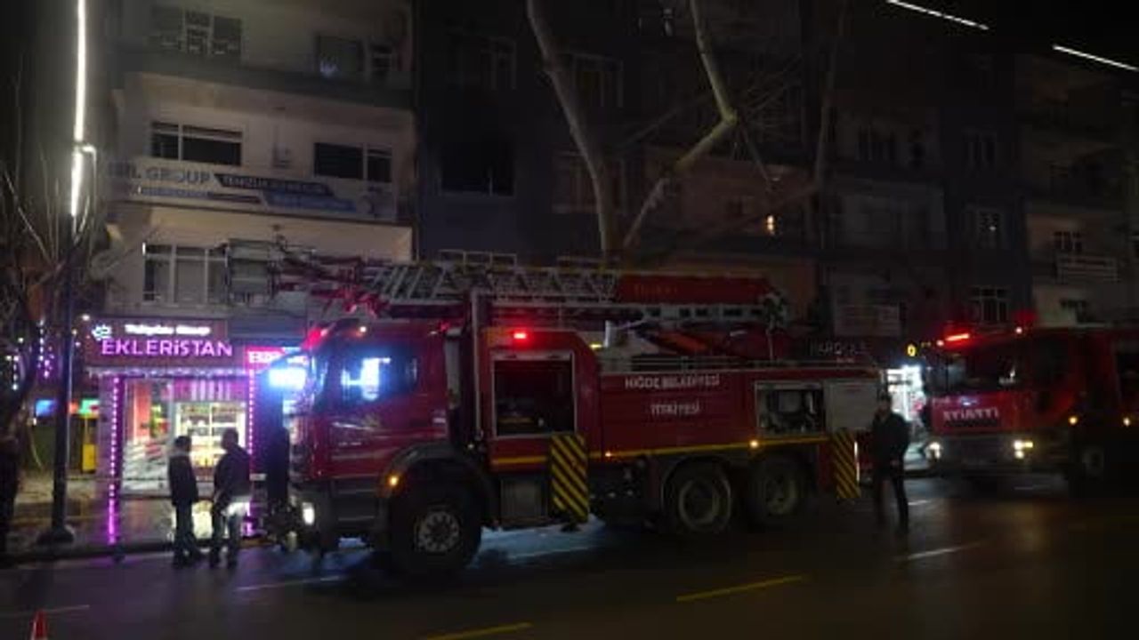 Niğde'de apartman ofisinde yangın — 3 kişi dumandan etkilendi
