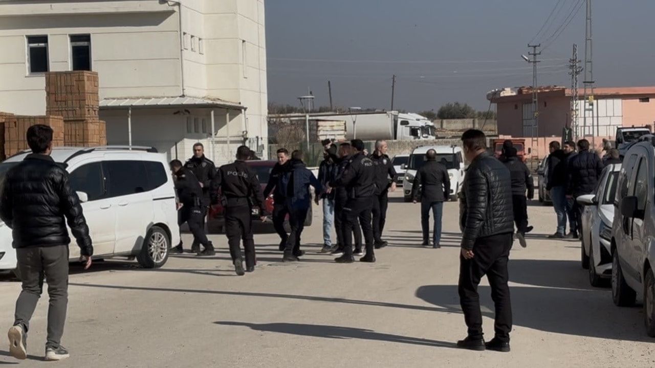 Nizip’te Furkan Apartmanı davasında duruşma sonrası adliye önünde arbede