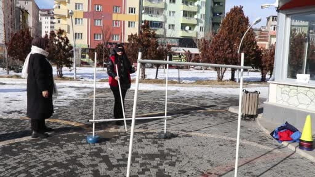 Oltu'da 'Beyaz Baston' farkındalık etkinliği