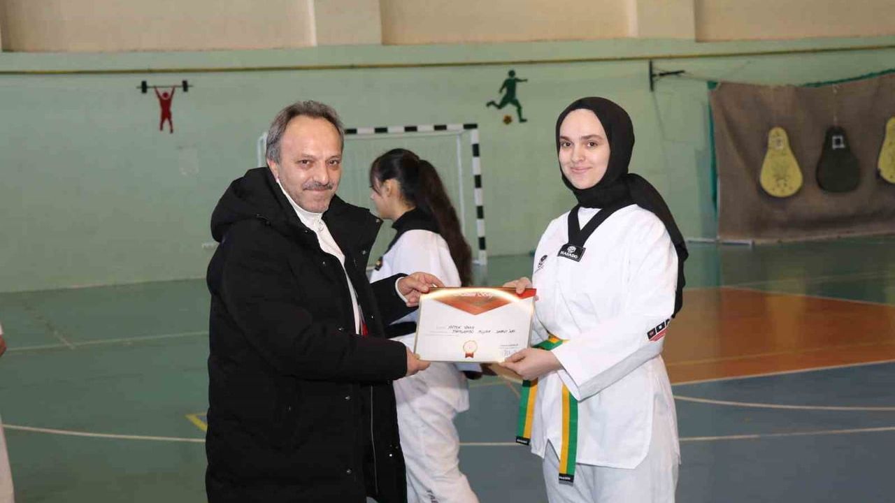 Oltu'da Taekwondo Kuşak Sınavı Coşkusu