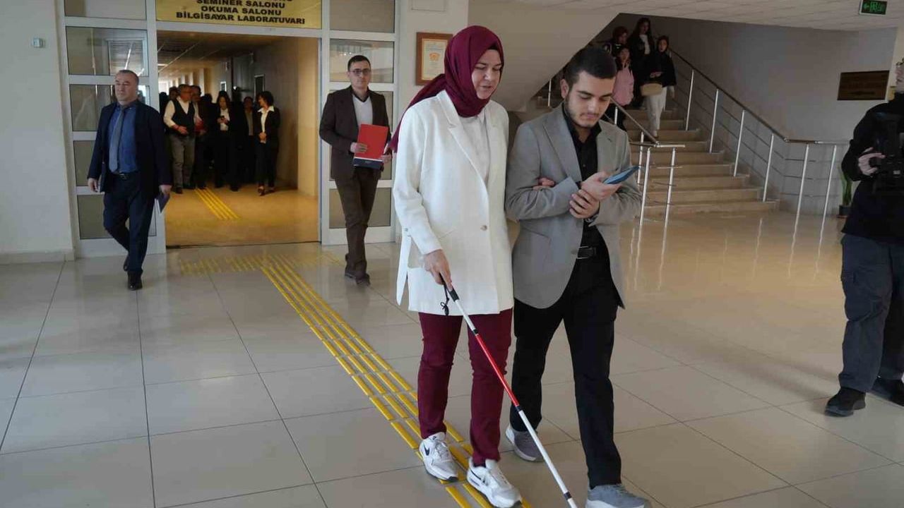OMÜ'de yapay zekâ destekli görme engelli asistanı hizmete girdi