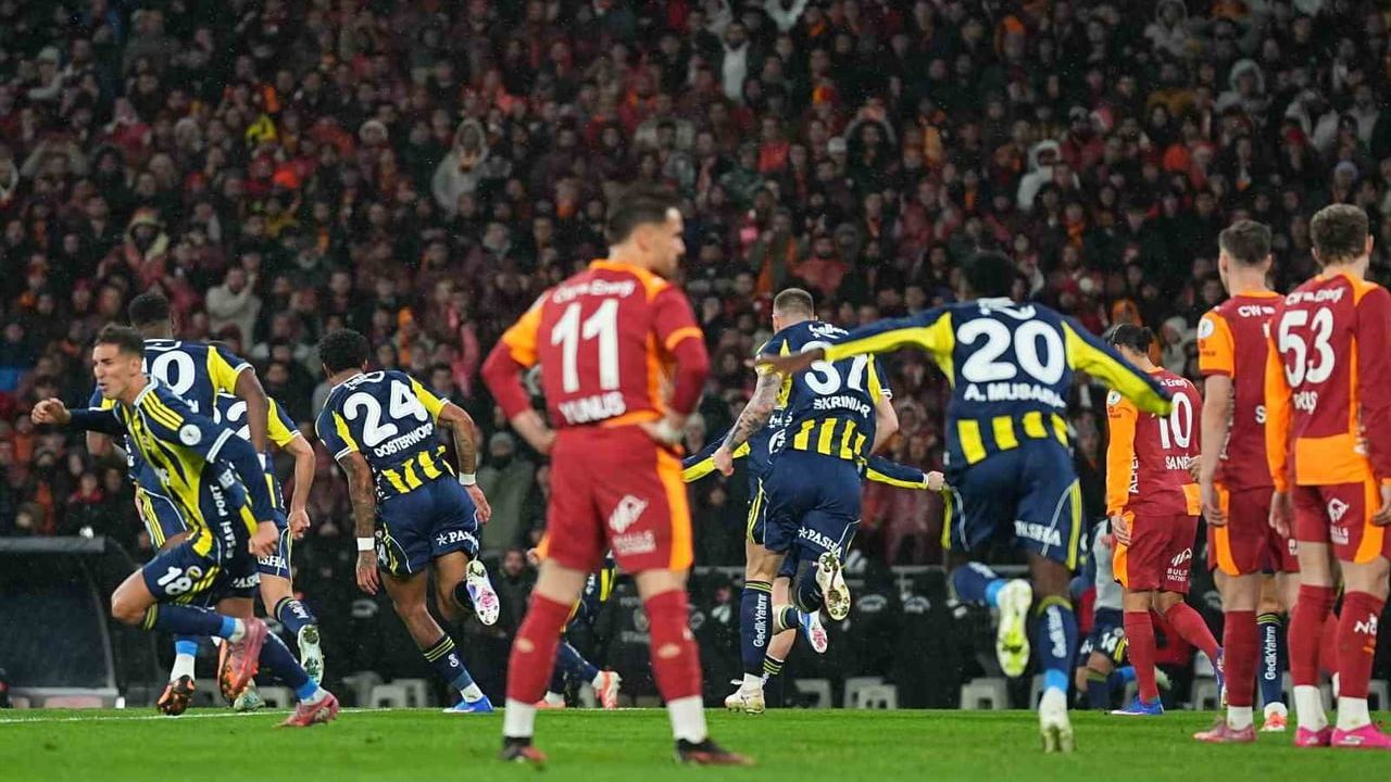 Oosterwolde, Turkcell Süper Kupa finalinde Galatasaray'a karşı ilk golünü attı