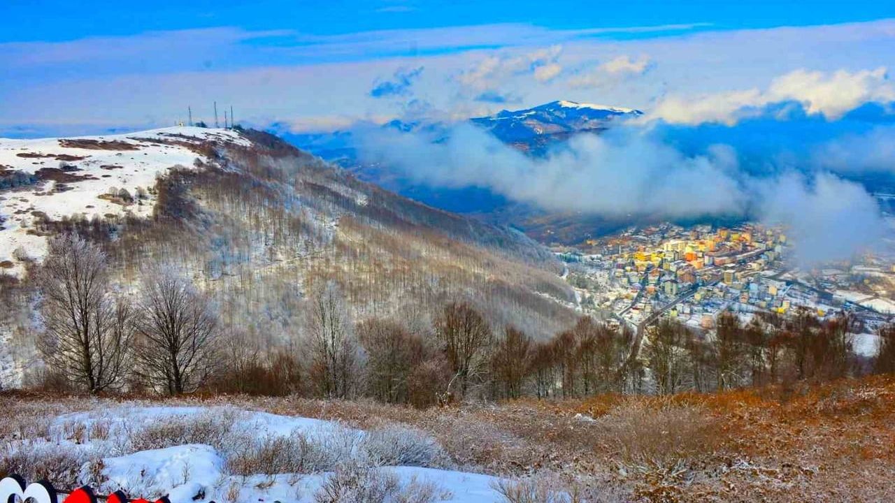 Ordu'da Akkuş'ta eğitime kar ve buzlanma nedeniyle 1 gün ara
