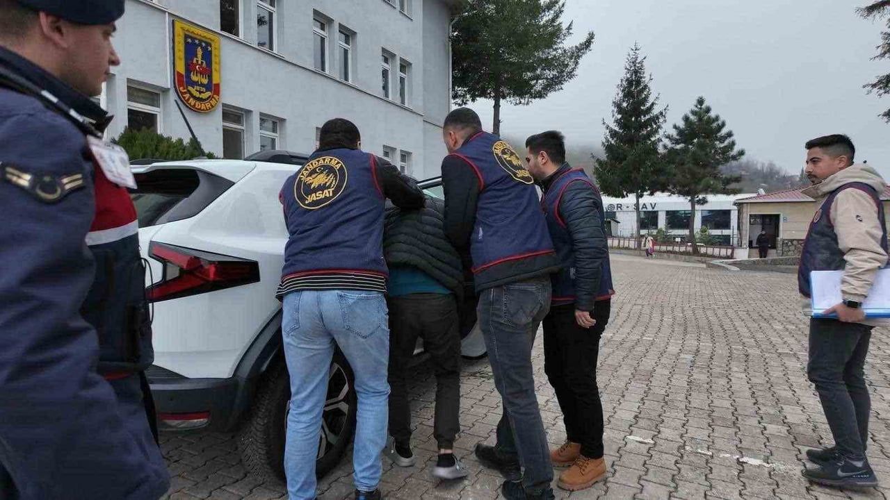 Ordu’da jandarma denetimleri: 54 aranan şahıs yakalandı