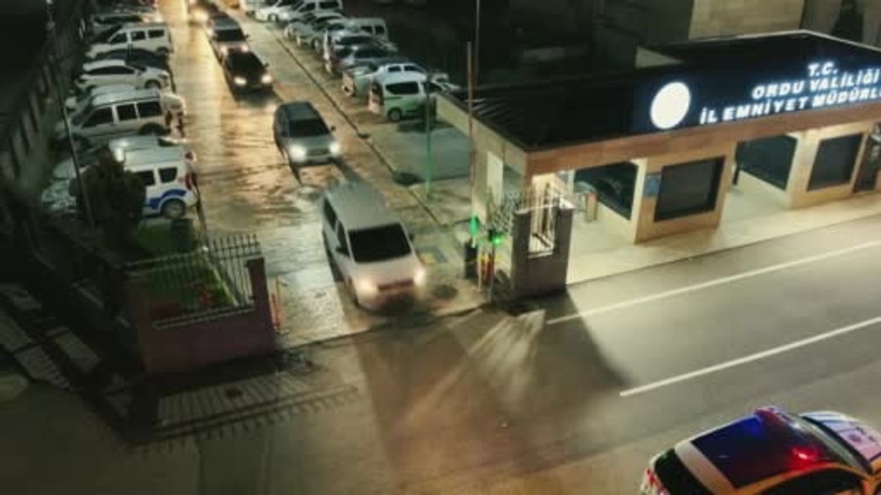 Ordu'da sokak satıcılarına operasyon: 12 kişi tutuklandı