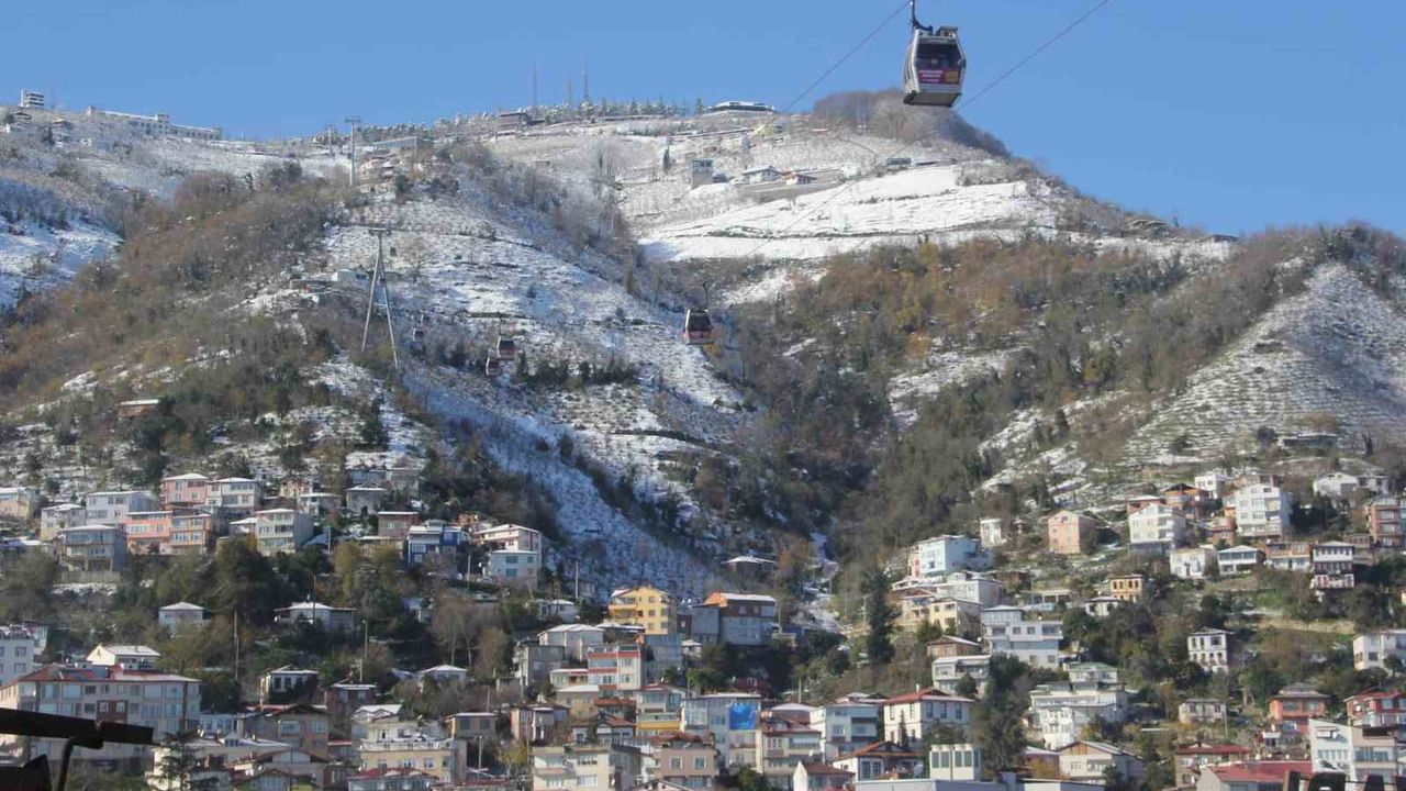 Ordu’nun yüksek rakımlı bölgelerinde kartpostallık kar manzaraları
