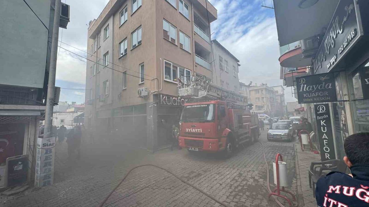 Ortaca'da kuaförde çıkan yangın itfaiyenin hızlı müdahalesiyle söndürüldü