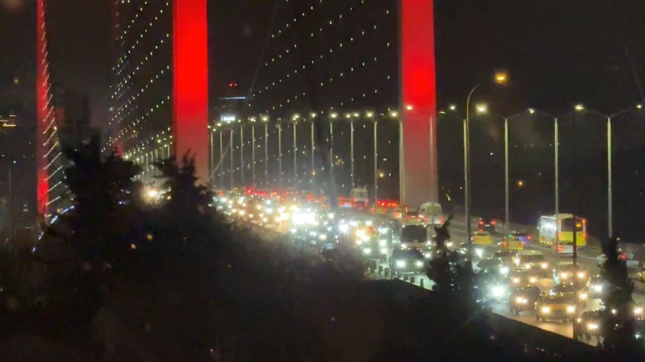 Ortaköy'de 2026'ya karla karşılama