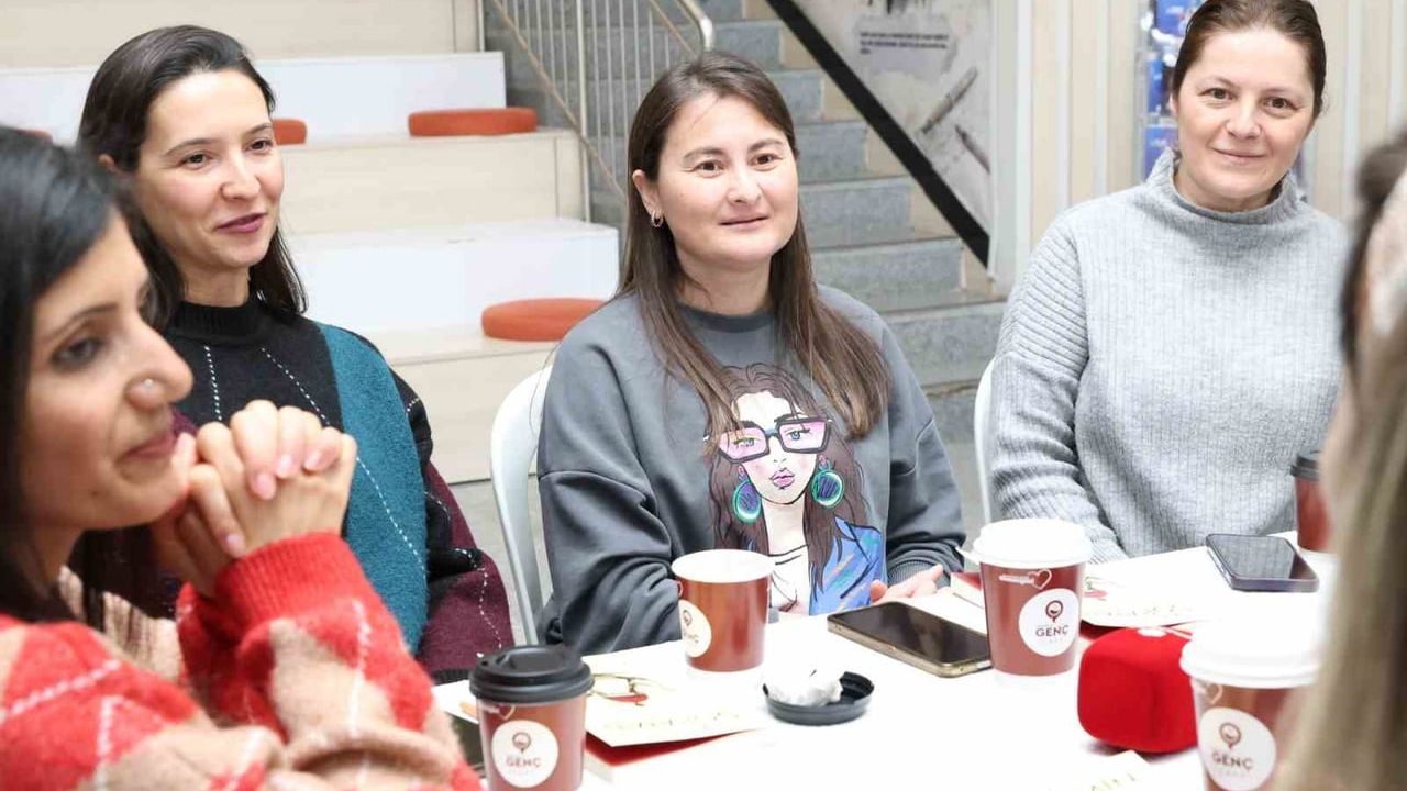 Osmangazi'de Kolektif Okuma: 'Kalk Bi Dopamin Demle' Üzerine Tartışma