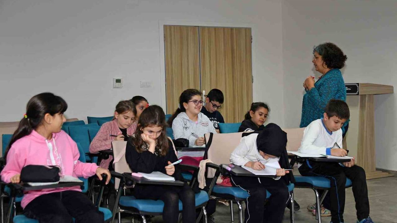 Osmangazi'de 'Küçük Yazarlar' Atölyesi ustalaşma dönemine başladı