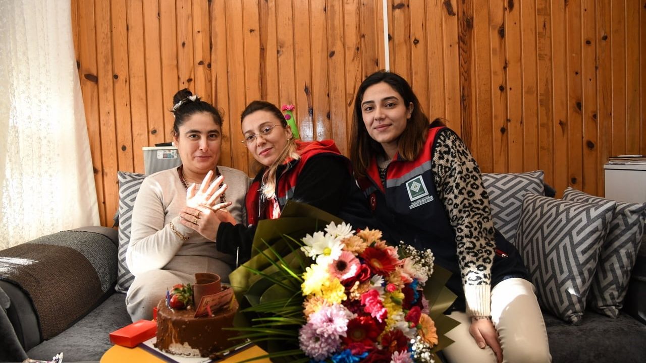 Osmaniye'de engelli genç için sürpriz doğum günü kutlaması