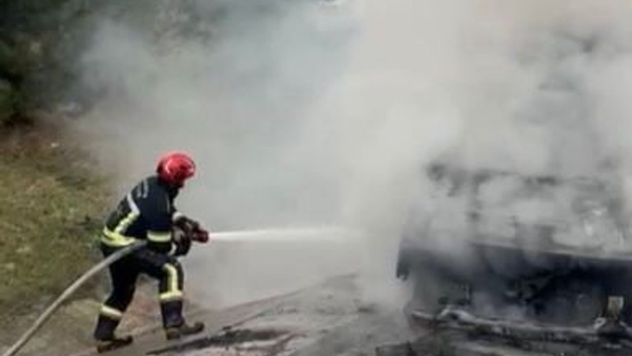 Osmaniye'de tarım işçilerini taşıyan minibüste yangın; müdahale sırasında patlama