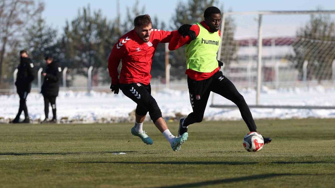 Özbelsan Sivasspor, Erzurumspor FK Karşılaşmasına Hazırlanıyor